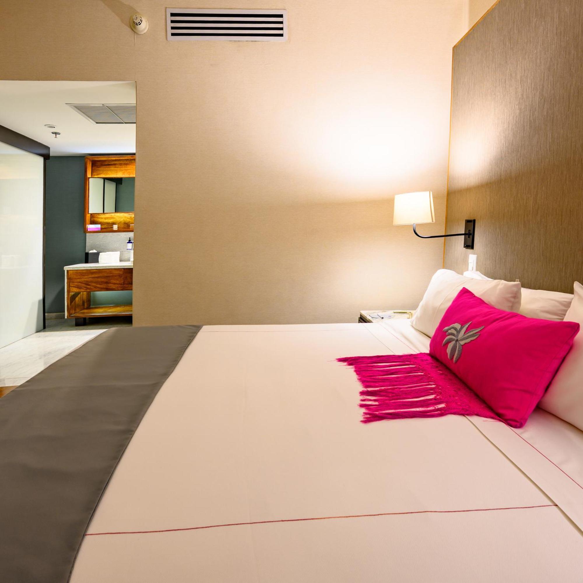 Las Suites Campos Eliseos Мехико Экстерьер фото