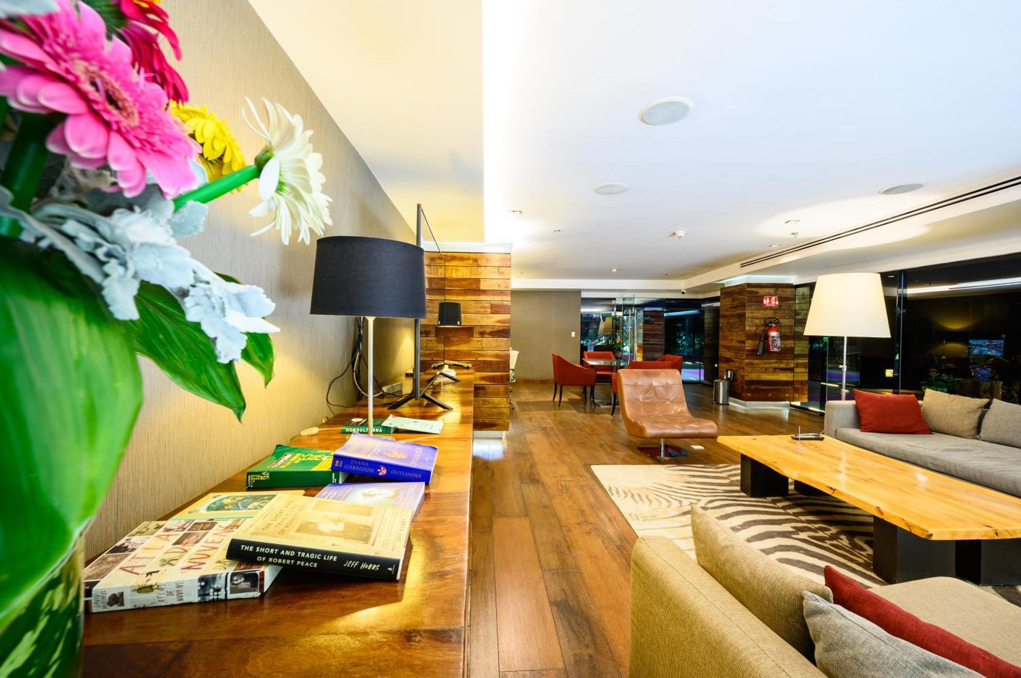 Las Suites Campos Eliseos Мехико Экстерьер фото