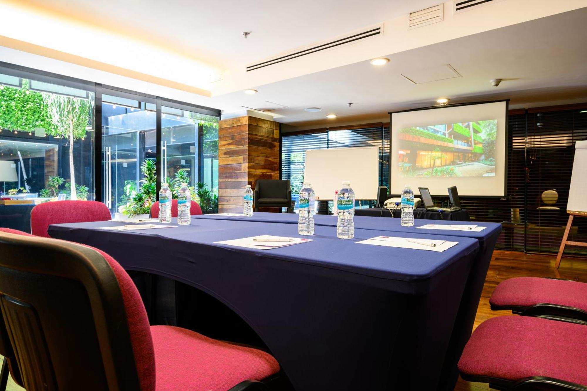 Las Suites Campos Eliseos Мехико Экстерьер фото